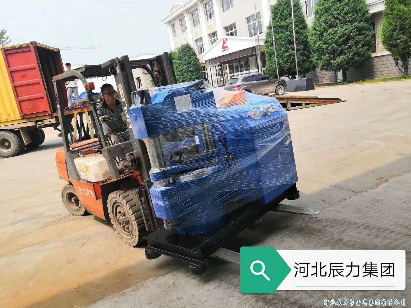 鋼絲繩纏放繩機器，鋼絲繩索具壓制機器，集體裝柜發(fā)貨